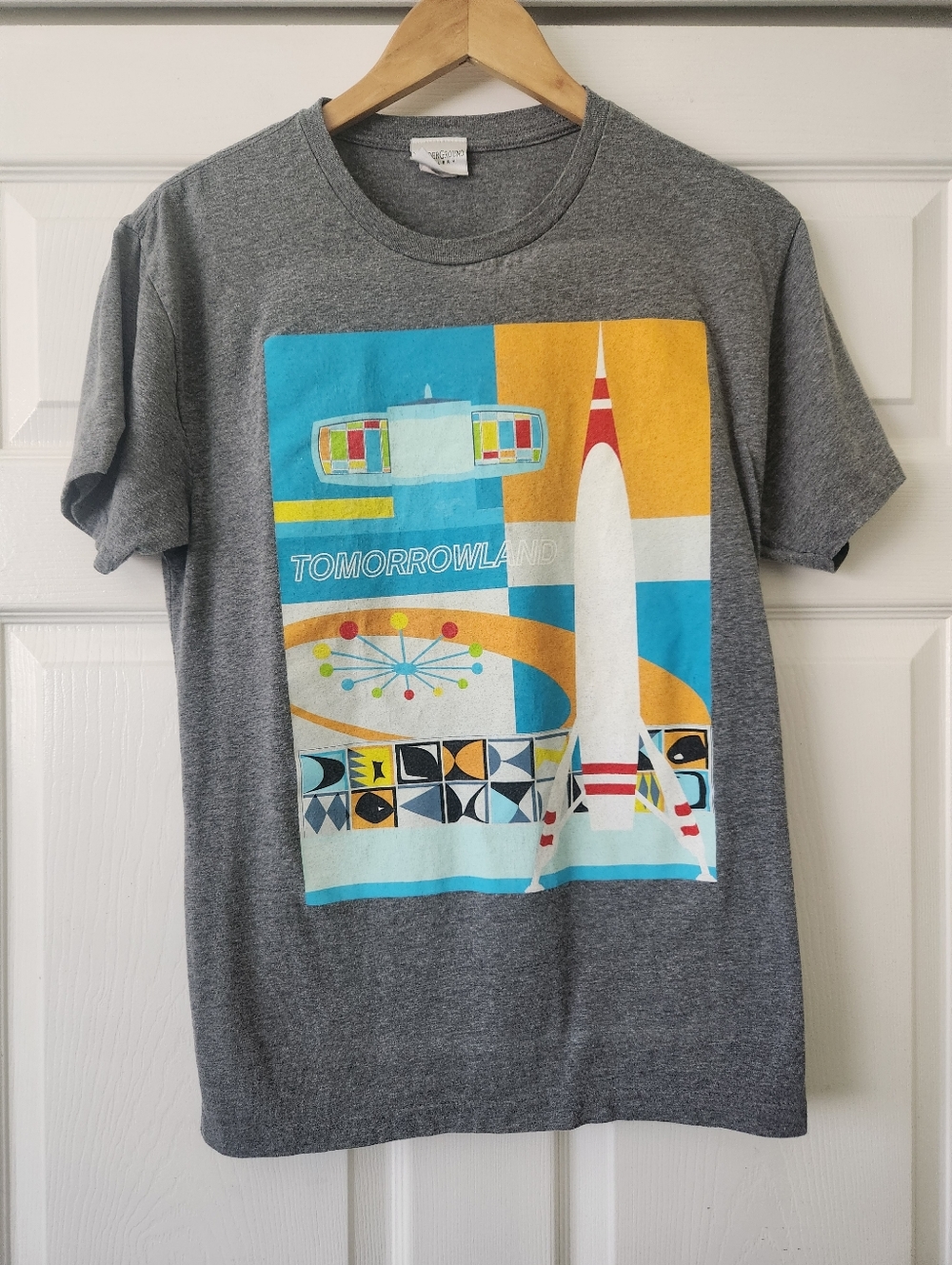 Disney Tomorrowland Tee - Graphic Rocket Design - Men's M